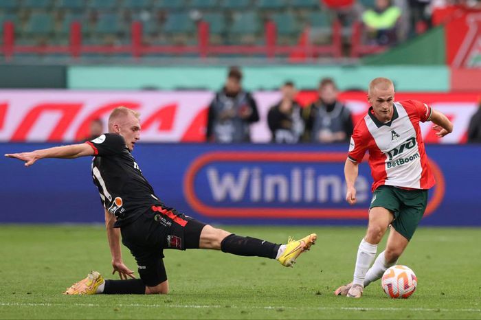 Спокойный взгляд в зеркало